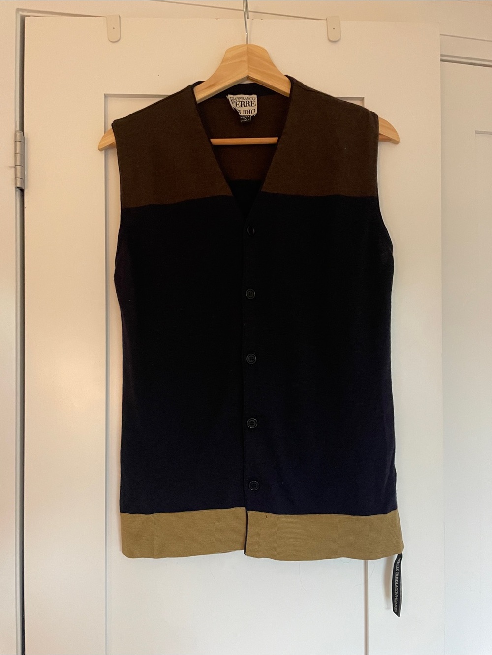 Gianfranco Ferré Colour Blocked Knit Vest